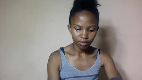 Snapshot of nathalie004 chatting on 12-14-25, 07:03 nathalie004 online show from 12-14-25, 07:03