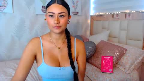 Nathalie Rose online show from 04-22-26, 02:07