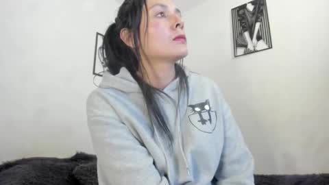 Snapshot of nathaly_love96 chatting on 11-15-25, 10:04 Nathaly online show from 11-15-25, 10:04