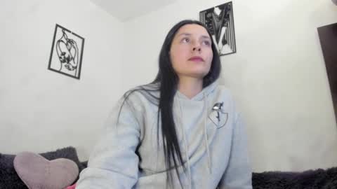 Snapshot of nathaly_love96 chatting on 11-19-25, 09:15 Nathaly online show from 11-19-25, 09:15