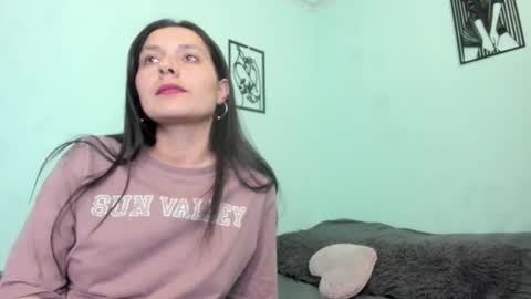 Snapshot of nathaly_love96 chatting on 12-13-25, 10:04 Nathaly online show from 12-13-25, 10:04