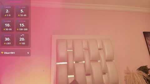 Snapshot of nathalyleen chatting on 11-25-25, 09:09 online show from 11-25-25, 09:09