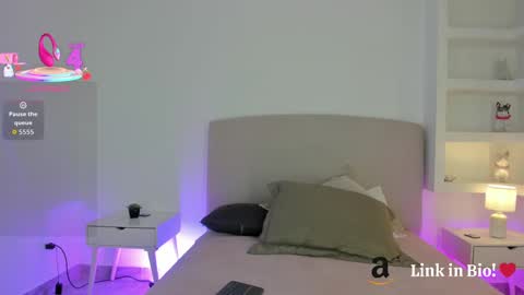 NATHALY  online show from 09-26-25, 10:41