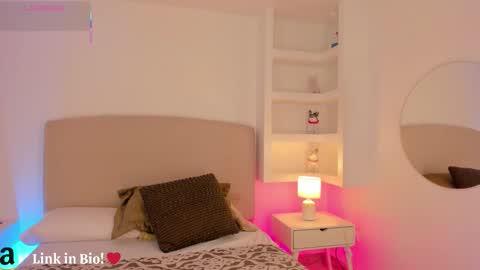 NATHALY  online show from 10-23-25, 10:25