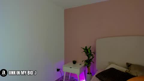 Snapshot of nathalyn05 chatting on 05-09-26, 10:42 NATHALY online show from 05-09-26, 10:42