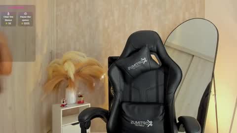 nathalyxx_ online show from 11-19-25, 02:06