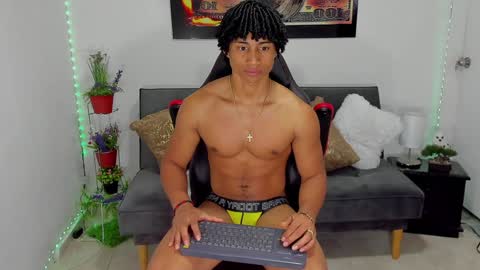 Snapshot of nathan_sexy247 chatting on 01-25-25, 04:02 Nathan online show from 01-25-25, 04:02