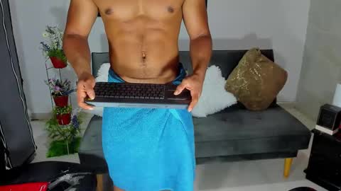 Snapshot of nathan_sexy247 chatting on 09-22-25, 10:17 Nathan online show from 09-22-25, 10:17