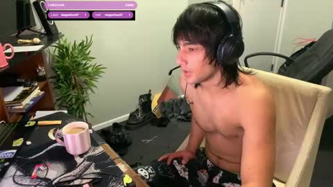 Snapshot of native_boy2 chatting on 09-29-25, 05:45 native_boy2 online show from 09-29-25, 05:45