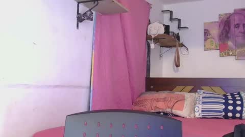 Snapshot of natty_01 chatting on 01-20-25, 08:30 natalia online show from 01-20-25, 08:30