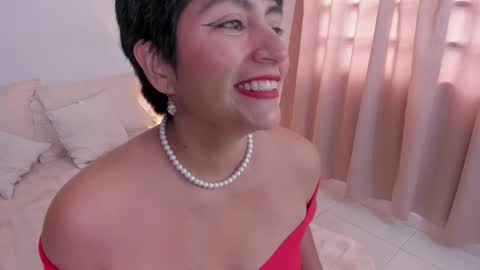 Snapshot of natty_bush chatting on 11-27-25, 08:44 Nathalie online show from 11-27-25, 08:44