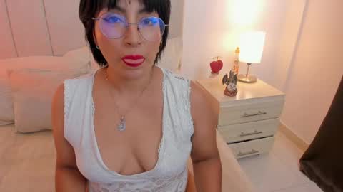Nathalie online show from 05-08-26, 09:42