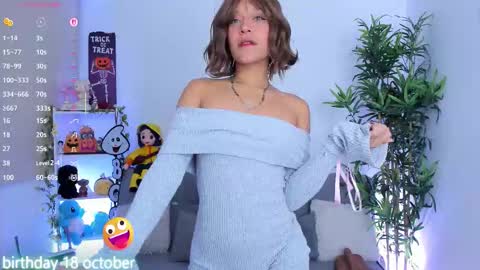 Snapshot of natty_romanof_1 chatting on 10-16-25, 10:38 natty online show from 10-16-25, 10:38