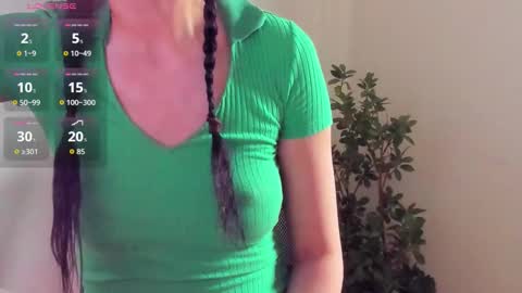 Snapshot of natural_form chatting on 10-15-25, 07:08 peach online show from 10-15-25, 07:08