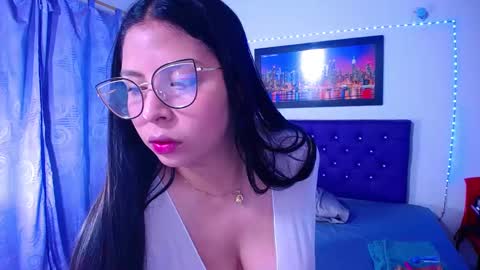  Annie  online show from 03-06-25, 03:13