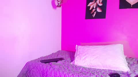 Gwen  online show from 12-16-24, 01:11