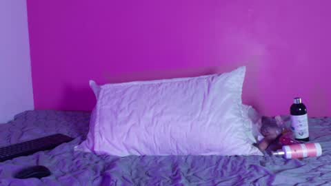 Gwen  online show from 12-16-24, 05:33