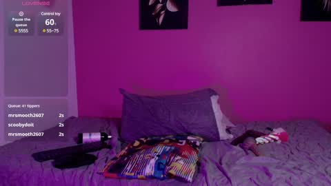 Gwen  online show from 01-19-25, 09:34