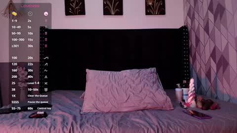 Gwen  online show from 02-01-25, 06:40