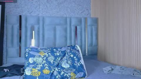 Snapshot of naturaltitss_ chatting on 04-26-26, 07:22 Gwen online show from 04-26-26, 07:22