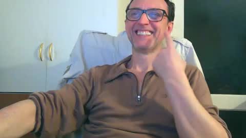 naturista25 online show from 11-30-25, 07:40