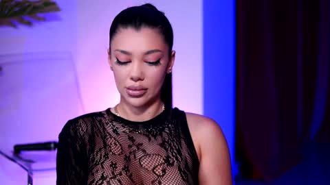 Naty online show from 12-23-24, 07:52