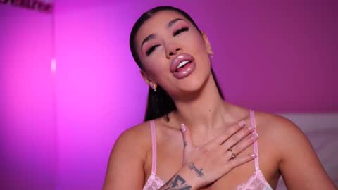 Naty online show from 02-25-25, 05:08