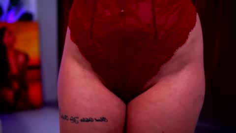 Snapshot of natydesiree chatting on 11-25-25, 10:37 Naty online show from 11-25-25, 10:37