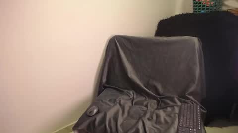      online show from 03-07-25, 03:29