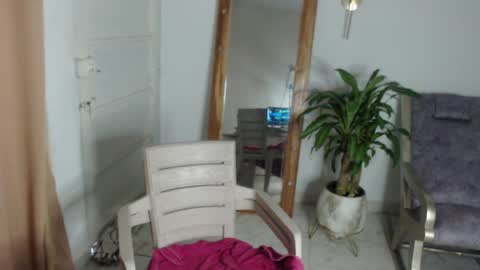 Snapshot of natzumi_mcqueen chatting on 05-16-26, 09:24 Stella Mcqueen online show from 05-16-26, 09:24