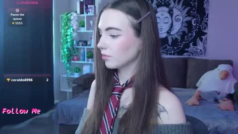 Snapshot of naugghtynikki chatting on 10-22-25, 04:13 Nikki online show from 10-22-25, 04:13