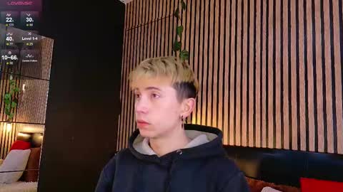 Christopher  Chris online show from 03-11-25, 12:06