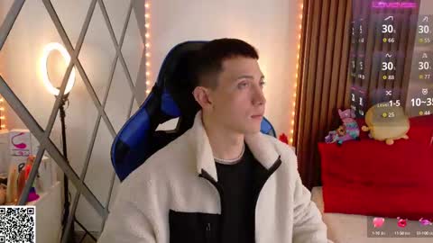 Christopher  Chris online show from 09-10-25, 01:11