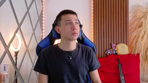 Christopher  Chris online show from 09-13-25, 01:00