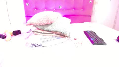  L I S S  online show from 11-22-25, 01:04