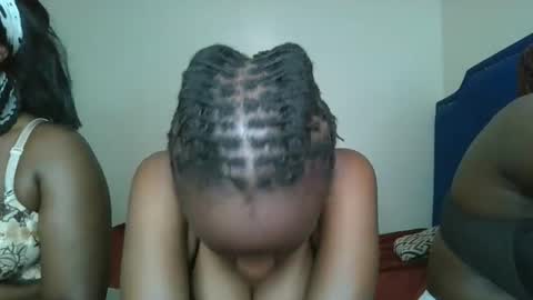 naughty_ellaa online show from 09-28-25, 05:29