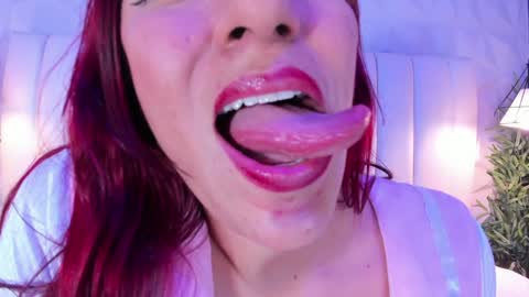 Flor online show from 12-07-24, 01:58