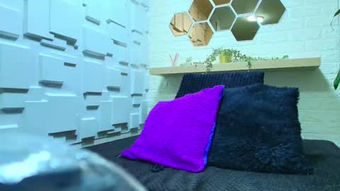 Snapshot of naughty_kittenm chatting on 03-06-25, 10:20 Kitten online show from 03-06-25, 10:20