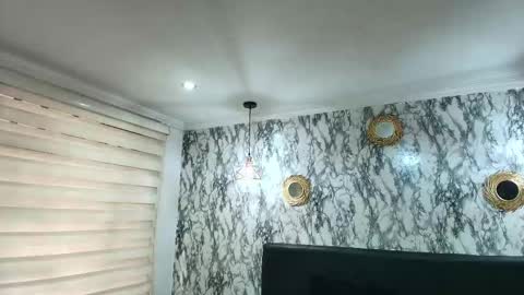 Snapshot of naughty_kittenm chatting on 11-10-25, 11:31 Kitten online show from 11-10-25, 11:31