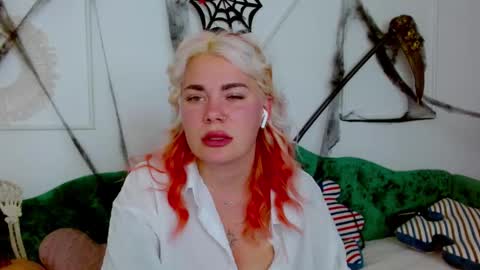 Maria  online show from 10-29-25, 10:33