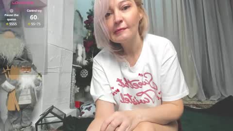 Snapshot of naughty_milena chatting on 01-03-25, 02:51 Milena  online show from 01-03-25, 02:51