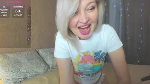 Snapshot of naughty_milena chatting on 01-22-25, 08:49 Milena  online show from 01-22-25, 08:49