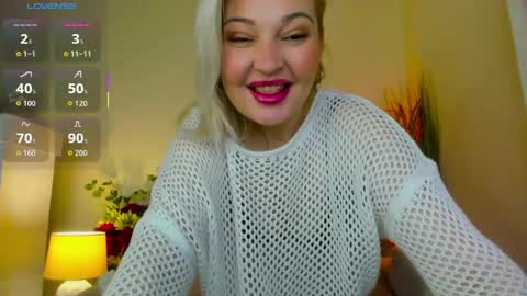 Snapshot of naughty_milena chatting on 05-21-26, 05:20 Milena online show from 05-21-26, 05:20