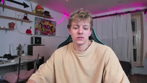 Snapshot of naughty_nik43 chatting on 01-08-25, 03:50 Nik online show from 01-08-25, 03:50