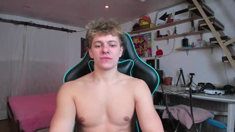 Snapshot of naughty_nik43 chatting on 01-30-25, 09:04 Nik online show from 01-30-25, 09:04