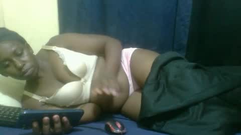 Snapshot of naughty_slender2 chatting on 05-01-26, 12:04 jn online show from 05-01-26, 12:04