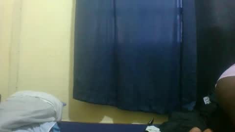 Snapshot of naughty_slender2 chatting on 05-05-26, 09:17 jn online show from 05-05-26, 09:17