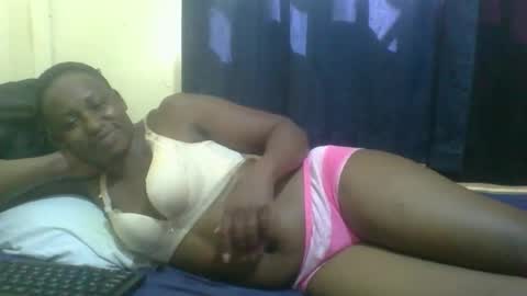 Snapshot of naughty_slender2 chatting on 05-06-26, 12:32 jn online show from 05-06-26, 12:32