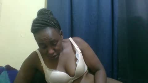 Snapshot of naughty_slender2 chatting on 05-29-26, 06:06 jn online show from 05-29-26, 06:06