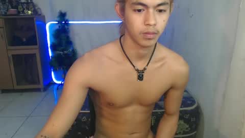 Snapshot of naughtyboylouie chatting on 01-30-25, 08:31 Loue online show from 01-30-25, 08:31